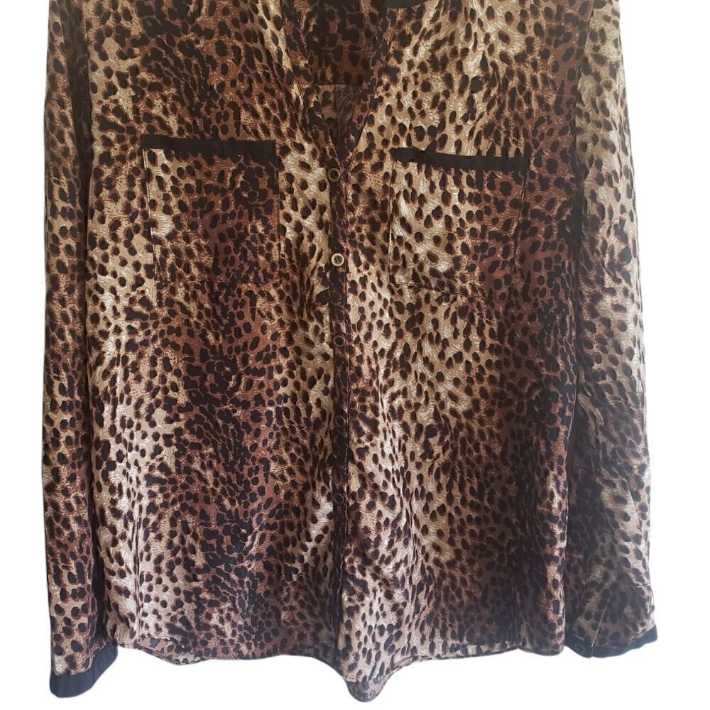 ‎FOREVER 21 Leopard Print Button Down Top - Picture 3 of 6